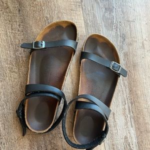 Birkenstock Daloa Sandals